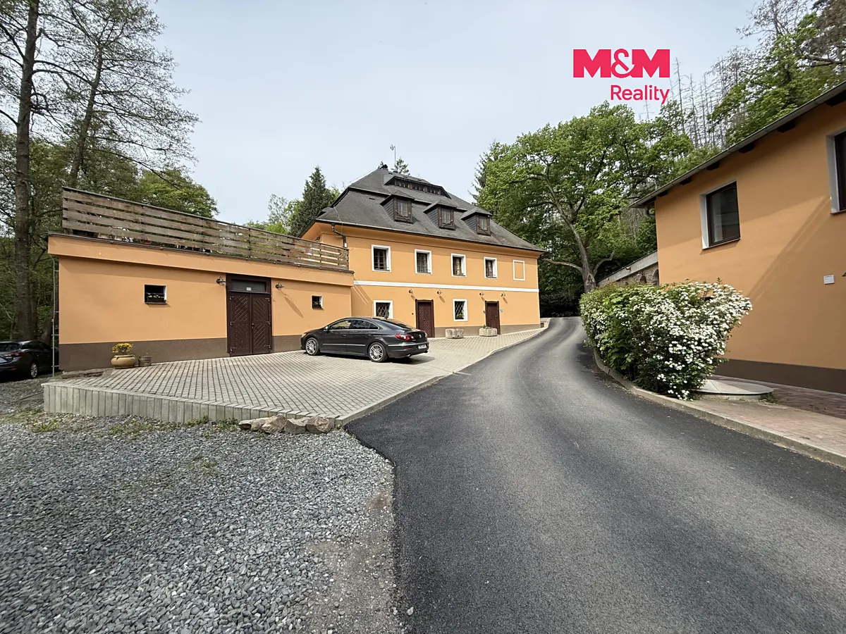Pronájem bytu 1+kk 27 m²